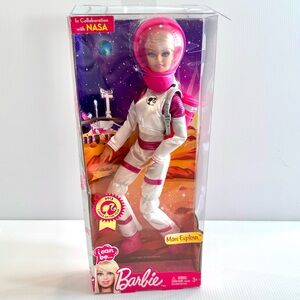 🩷 NIB. Barbie Mars Explorer Space Travel Astronaut Doll in Pink and White